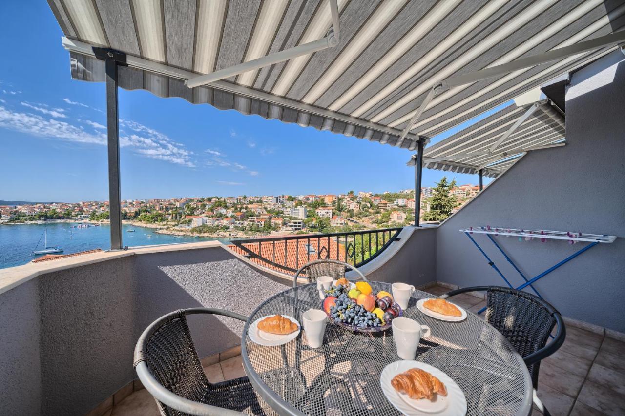 Apartmani Ticic Трогир Экстерьер фото